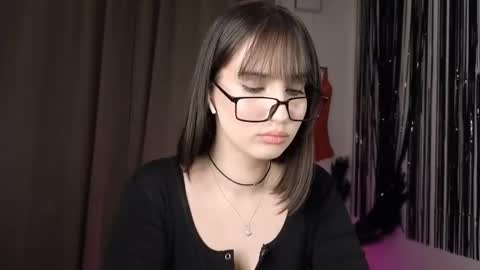 Snapshot of littlem0lly chatting on 02.10.26 Violetta online show from 02.10.26