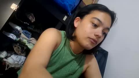 Snapshot of littlemelii chatting on 10.12.25 Melia online show from 10.12.25