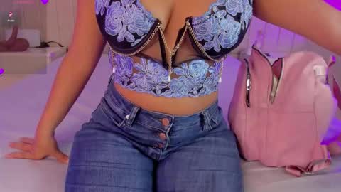 Snapshot of littleoliviia_ chatting on 01.14.26 im olivia IG littleolivia01 online show from 01.14.26