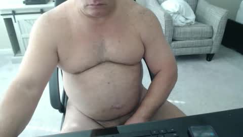 Snapshot of littleone1111765968 chatting on 12.21.25 littleone1111765968 online show from 12.21.25