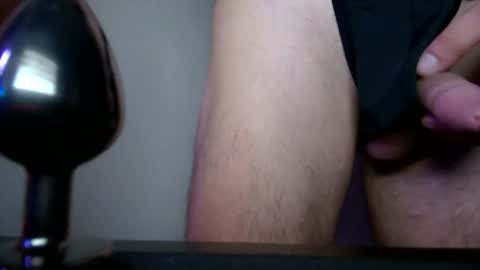 yettobebroken online show from 10.04.25