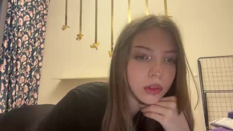 Snapshot of littleprincess3000 chatting on 04.04.26 littleprincess3000 online show from 04.04.26