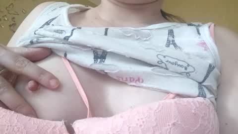 Your Nicole if you want pvt with me tip 150 tkn extra and we go....... online show from 03.21.26