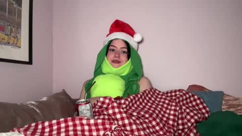 Snapshot of littlesugarpea chatting on 12.26.24 Little Sugar Pea  online show from 12.26.24