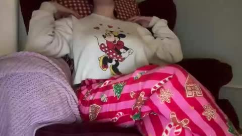 Snapshot of littlesugarpea chatting on 11.21.25 Little Sugar Pea online show from 11.21.25