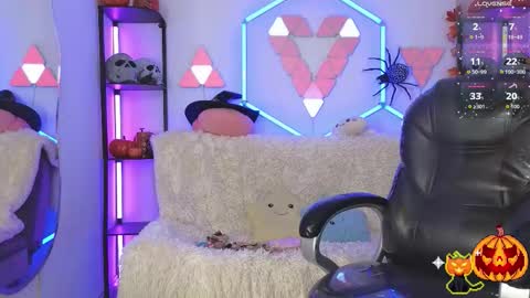 littlevixen18 online show from 10.16.25