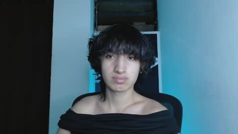Snapshot of littlextrem chatting on 05.10.26 Eros online show from 05.10.26