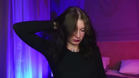 Liv 3 online show from 11.13.25