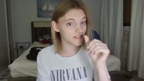 Snapshot of livbellelive chatting on 02.16.25 Liv Winters online show from 02.16.25