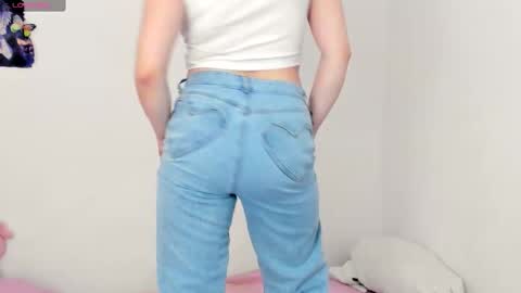 Snapshot of livemakio chatting on 11.06.25 Liz online show from 11.06.25