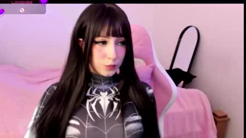 Snapshot of livemakio chatting on 11.17.25 Liz online show from 11.17.25