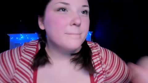 Snapshot of livinsubspace chatting on 01.11.25 Liv online show from 01.11.25