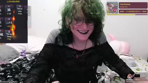 Snapshot of livolioyo chatting on 12.17.25 Livolio online show from 12.17.25