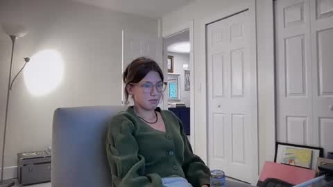 Snapshot of livvyybearxx chatting on 06.12.26 liv online show from 06.12.26