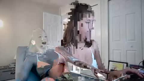 Snapshot of livvyybearxx chatting on 06.16.26 liv online show from 06.16.26