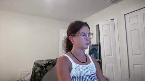 Snapshot of livvyybearxx chatting on 06.28.26 liv online show from 06.28.26