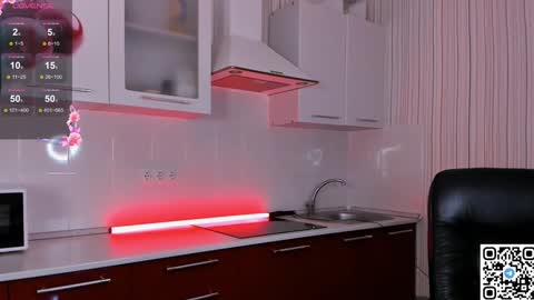 Snapshot of livyybosom chatting on 12.17.24 My name is Livy Nice to meet you Thumbs up please its important online show from 12.17.24