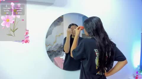 Snapshot of liz__cute chatting on 11.21.25 Lizeth online show from 11.21.25