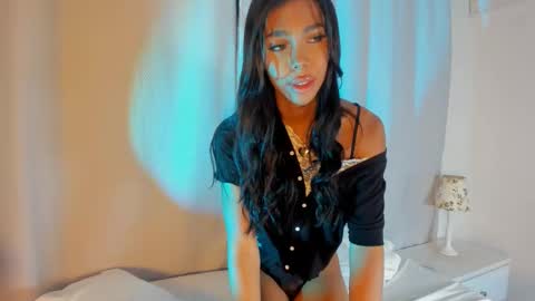 Snapshot of liz_grant chatting on 11.06.25 Liz Grant online show from 11.06.25