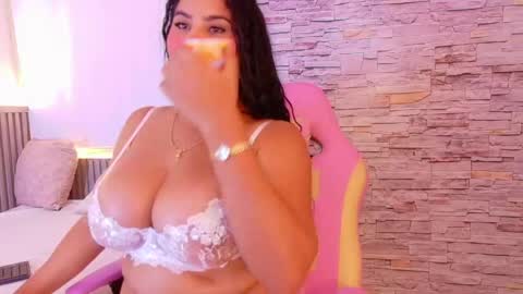 liz_monserrat online show from 04.15.26