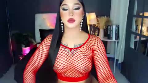 Snapshot of lizalegrand chatting on 12.01.24 Liza online show from 12.01.24