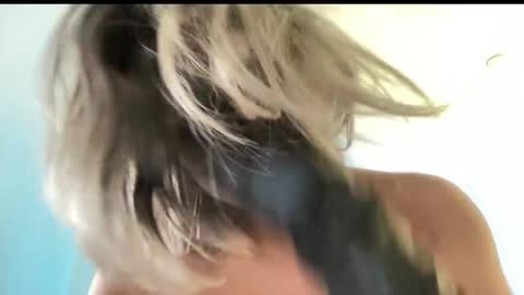 Snapshot of lizambarr chatting on 11.18.25 Lizeth online show from 11.18.25