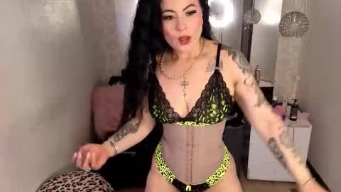 Snapshot of lizha_milf chatting on 11.06.25 Lizha online show from 11.06.25