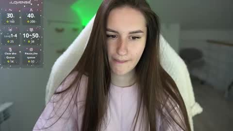 Snapshot of lizzi_fox chatting on 10.18.25 Lizi-Fox online show from 10.18.25