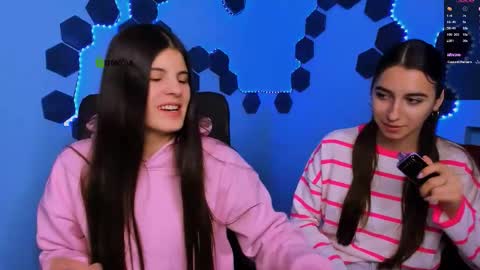 Snapshot of lizzie_boom chatting on 12.22.25 lizzie_boom online show from 12.22.25