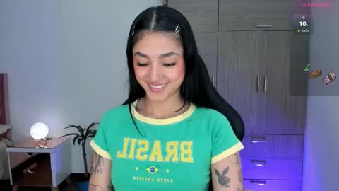 Snapshot of lizzie_corner chatting on 02.10.26 Lizzie online show from 02.10.26