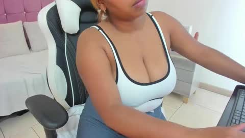 lizzie_williamss online show from 03.19.26