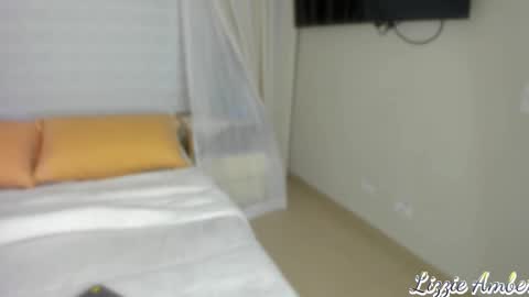 Snapshot of lizzieamber chatting on 03.11.25 lizzieamber online show from 03.11.25