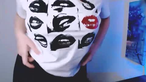 Lizzy3 online show from 10.29.25