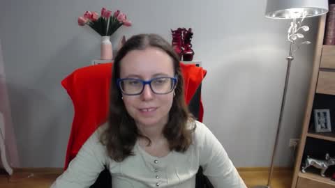 Snapshot of lizzy_sparkle chatting on 12.15.25 Lizzy online show from 12.15.25