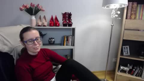 Snapshot of lizzy_sparkle chatting on 12.16.25 Lizzy online show from 12.16.25