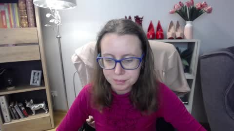 Snapshot of lizzy_sparkle chatting on 12.19.25 Lizzy online show from 12.19.25