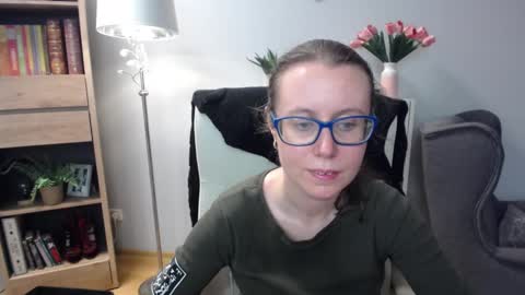 Snapshot of lizzy_sparkle chatting on 03.18.26 Lizzy online show from 03.18.26