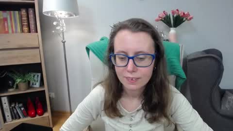 Snapshot of lizzy_sparkle chatting on 03.19.26 Lizzy online show from 03.19.26