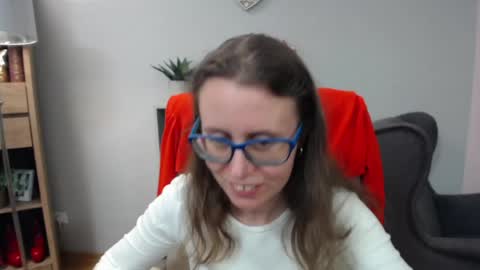 Snapshot of lizzy_sparkle chatting on 04.16.26 Lizzy online show from 04.16.26