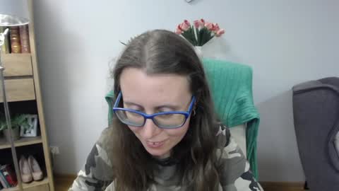 Snapshot of lizzy_sparkle chatting on 05.13.26 Lizzy online show from 05.13.26