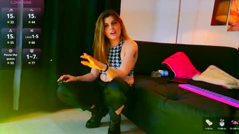 Snapshot of lizzymontana chatting on 02.15.25 Liz  online show from 02.15.25