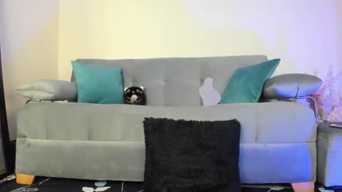 Elizabeth but call me Lizz  online show from 10.13.25