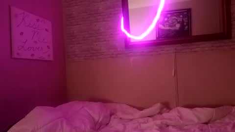 Snapshot of ljandcherry chatting on 10.12.25 LjCherry online show from 10.12.25