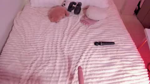 Snapshot of lm_kloeeh chatting on 09.12.25 Kloe see you 28-11  to celebrate my birthday online show from 09.12.25