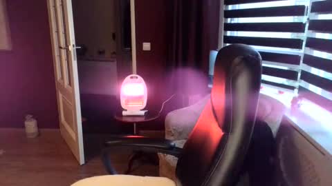 Snapshot of loebet chatting on 11.16.25 Loebet online show from 11.16.25