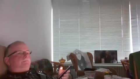 Snapshot of loewe39238 chatting on 01.16.25 loewe39238 online show from 01.16.25