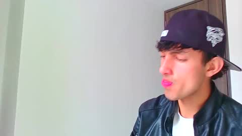 logaan_grey online show from 01.03.25