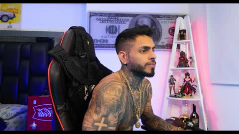 logan_hugh8 online show from 01.28.25