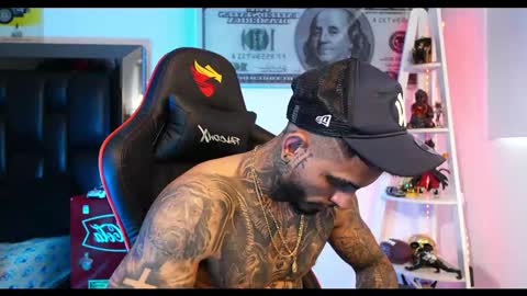 logan_hugh8 online show from 02.26.25