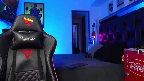 Snapshot of logan_hugh8 chatting on 01.14.26 logan_hugh8 online show from 01.14.26